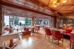 thumbnail: Restaurant