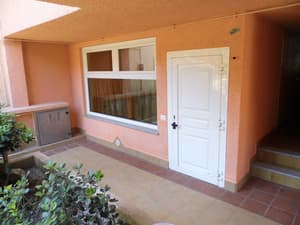 thumbnail: Interior entrance