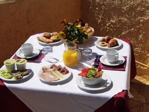 thumbnail: Room service - dining