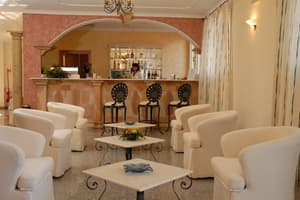 thumbnail: Bar (on property)