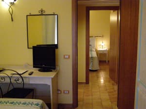 thumbnail: Room amenity