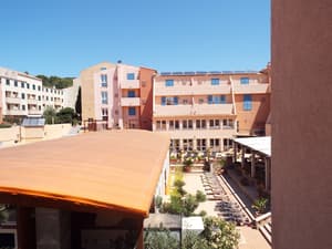 thumbnail: Exterior