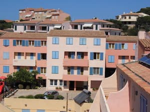 thumbnail: Exterior