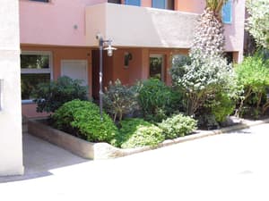 thumbnail: Exterior detail