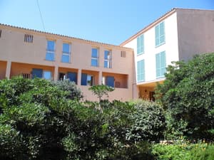 thumbnail: Exterior detail