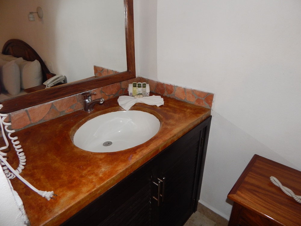Bathroom sink