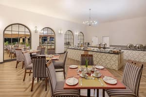 thumbnail: Restaurant