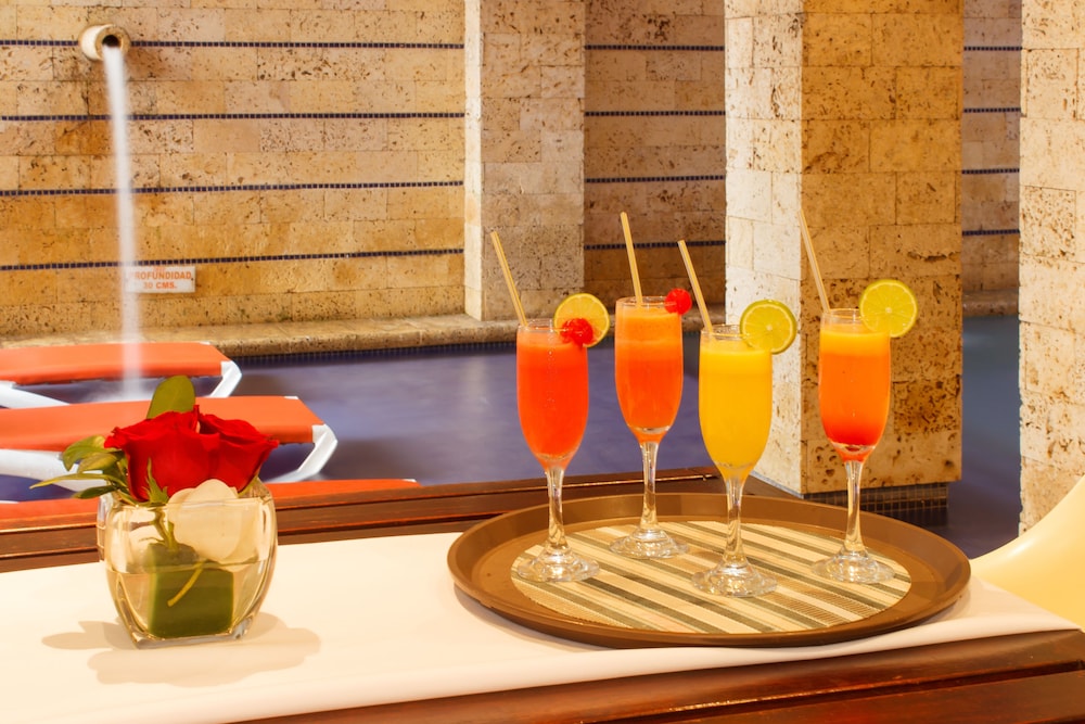 Poolside bar