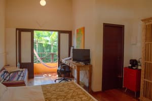 thumbnail: In-room business center