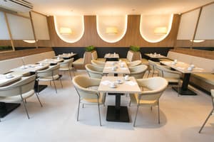 thumbnail: Restaurant