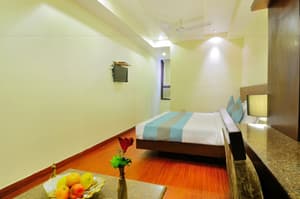 thumbnail: Interior entrance