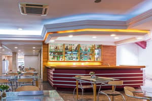 thumbnail: Bar (on property)