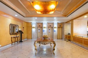 thumbnail: Interior entrance
