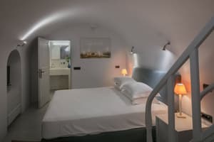 thumbnail: In-room dining