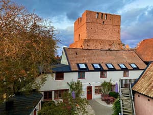 thumbnail: Exterior