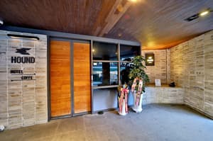 thumbnail: Property entrance