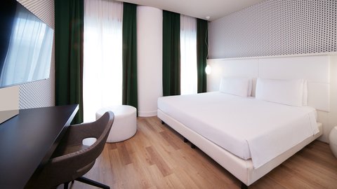 King Standard Room