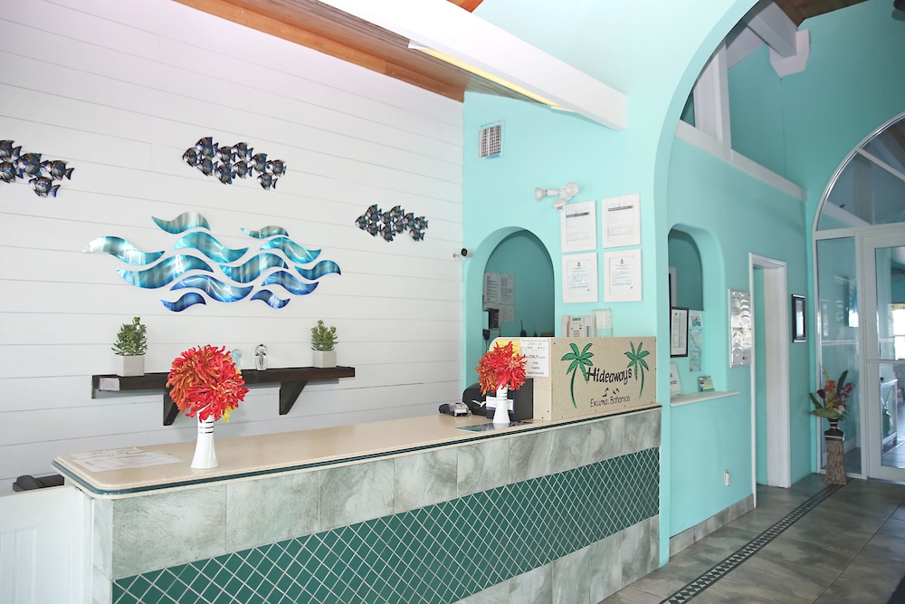 Check-in/check-out kiosk