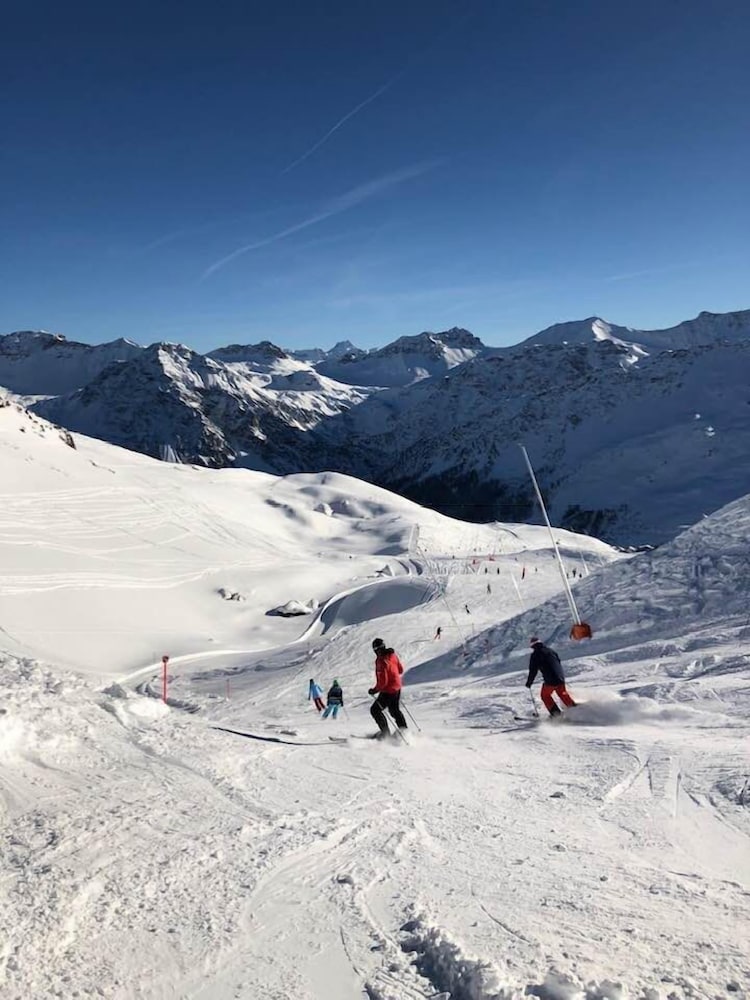 Snow and ski sports