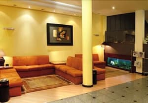 thumbnail: Interior entrance