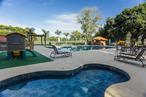 thumbnail: Outdoor pool