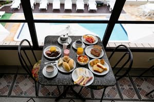 thumbnail: Breakfast area