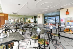 thumbnail: Breakfast area