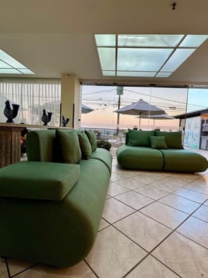 thumbnail: Bar (on property)