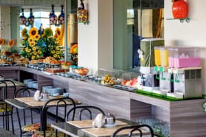 thumbnail: Restaurant