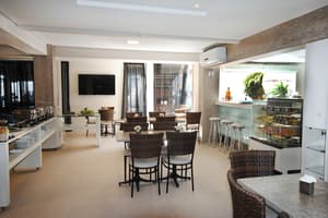 thumbnail: Bar (on property)