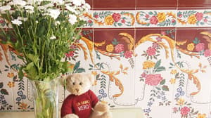 thumbnail: Interior entrance