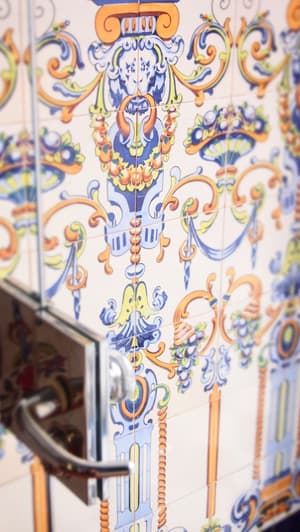 thumbnail: Interior detail