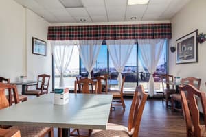 thumbnail: Breakfast area