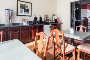 thumbnail: Breakfast area
