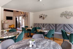 thumbnail: Restaurant