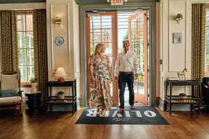 thumbnail: Interior entrance