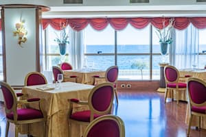 thumbnail: Restaurant