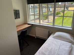thumbnail: Room