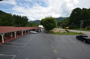 thumbnail: Exterior