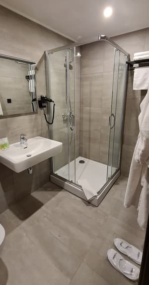 thumbnail: Bathroom