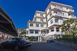 thumbnail: Front of property