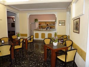thumbnail: Bar (on property)
