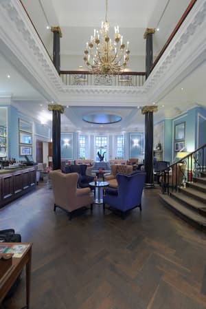 thumbnail: Bar (on property)