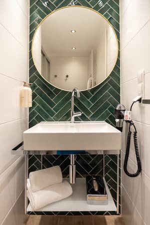 thumbnail: Bathroom