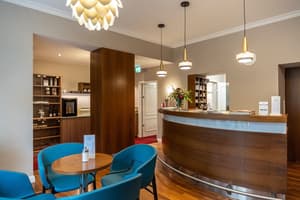 thumbnail: Bar (on property)