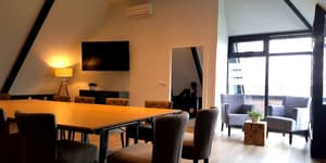 thumbnail: Business center