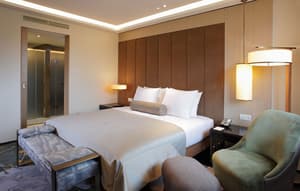 thumbnail: Interior entrance