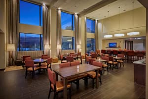 thumbnail: Restaurant
