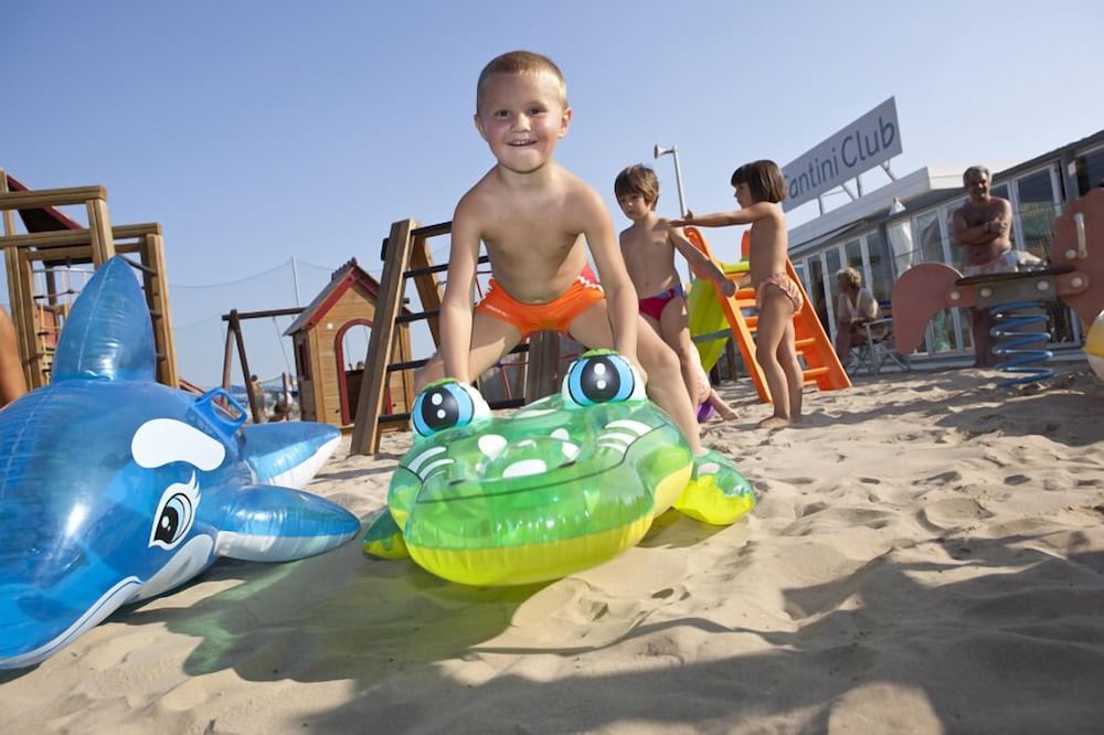 Children's play area - outdoor