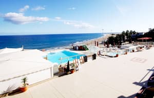 thumbnail: Sundeck